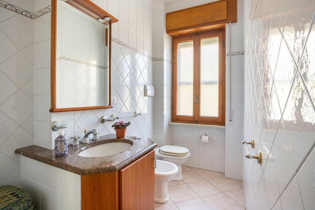 Tangerine Tree House Apartment Cagliari Bagian luar foto