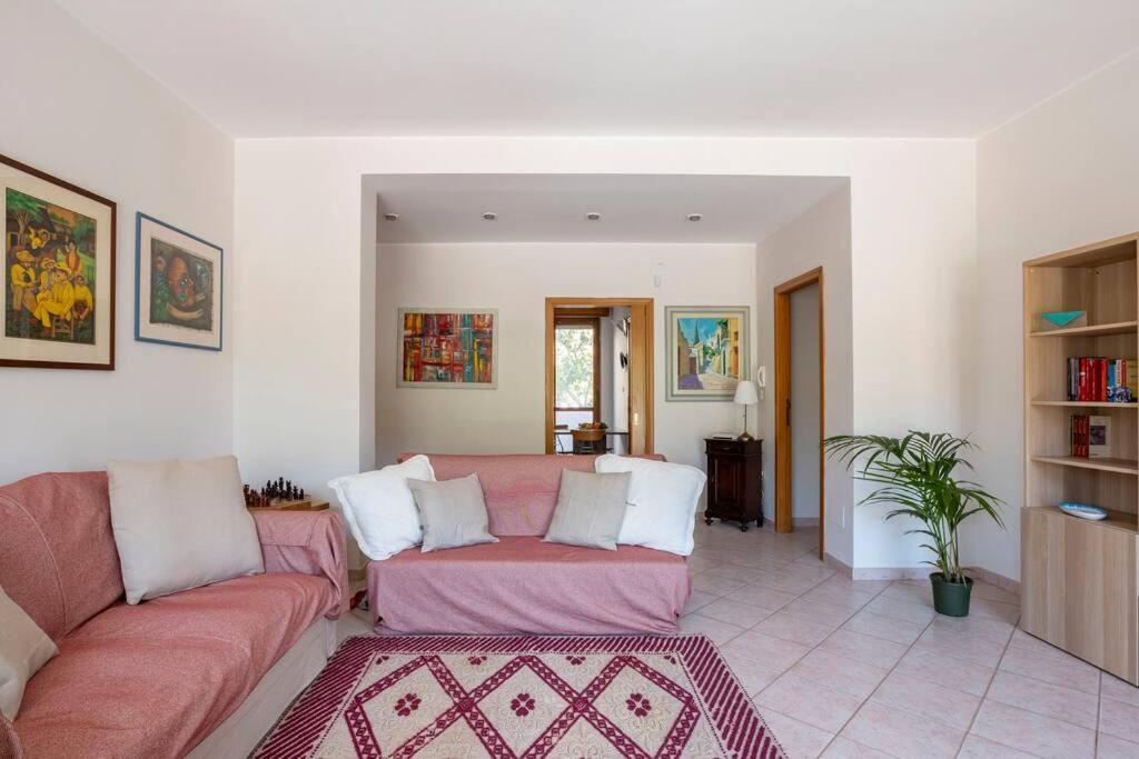 Tangerine Tree House Apartment Cagliari Bagian luar foto